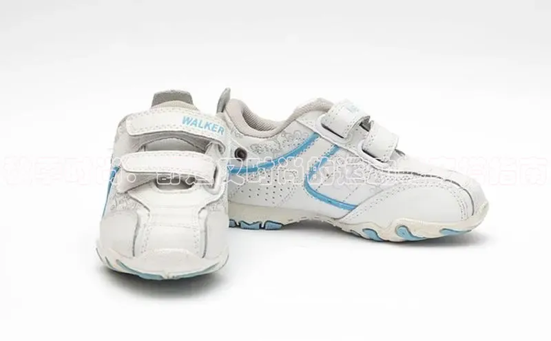 意昂2登录极氪智能科技秋季时尚：舒适又时尚的运动鞋穿搭指南