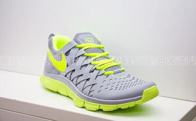 意昂2登录地址百度信誉百搭裙子配运动鞋：打造舒适时尚的日常造型