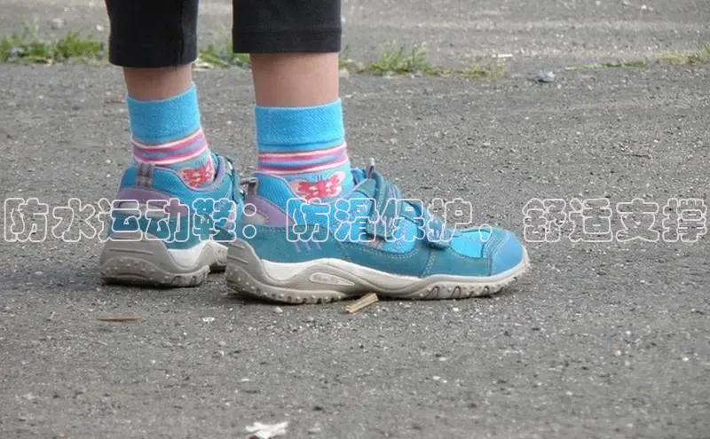 意昂2招商小红书防水运动鞋：防滑保护，舒适支撑