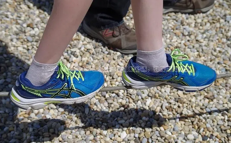 意昂2招商挪威主权基金**FILA Firecracker 运动鞋：宇宙级舒适，引爆街头潮流
**