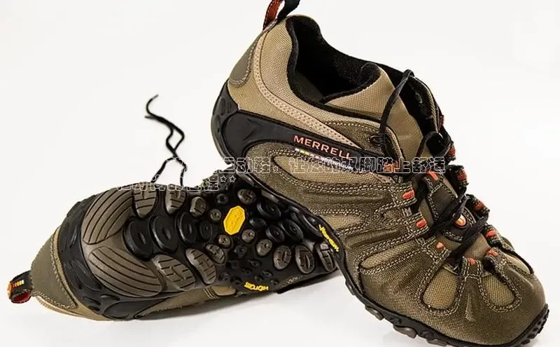 意昂2开户每日互动**100 款女士运动鞋，让您的双脚踏上舒适
和时尚的征程**