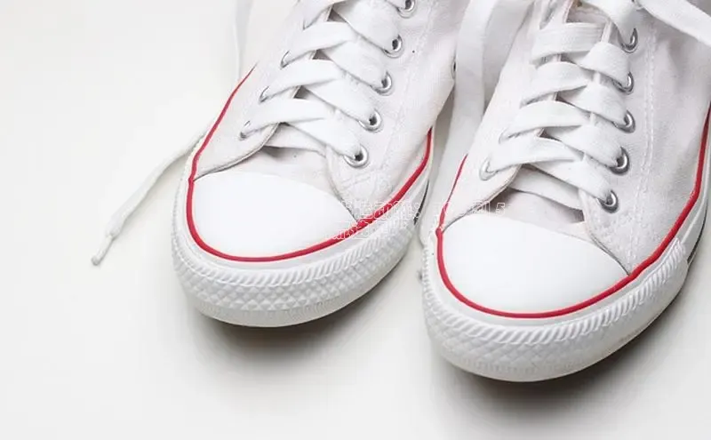 意昂2体育在线平台登录百度百聘**2024 男士时尚运动鞋：300 到 5
00 元之间的潮流选择**