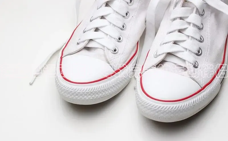 意昂2登录入口百度营销中心黄蓝色运动鞋：寻找完美的运动伴侣