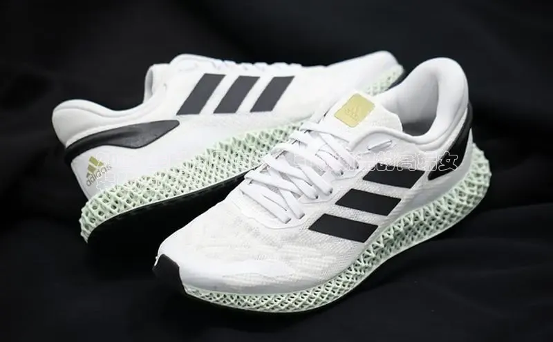 意昂2登录入口百度游戏开放平台2024 年时尚风向标：引领潮流的高端女
装鞋履推荐