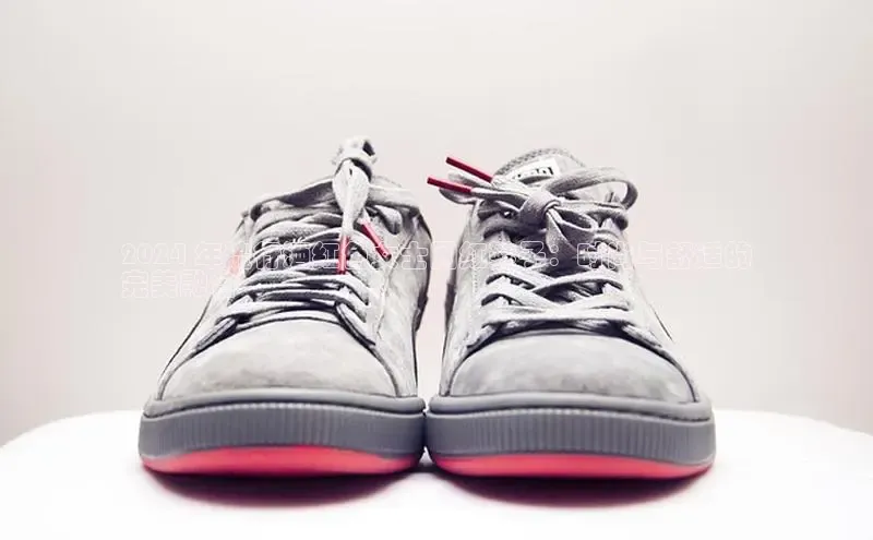 意昂2代理百度搜索资源平台2024 年流行酒红色女士网红鞋子：时尚与舒适的
完美融合